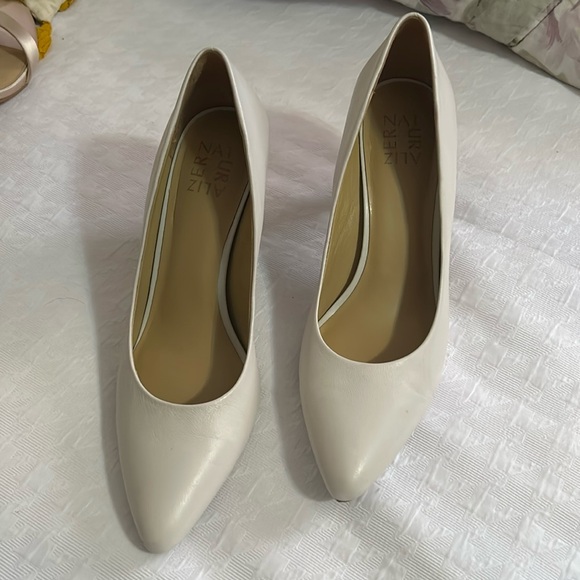 Naturalizer Shoes - Naturalizer Evie off-white leather pumps